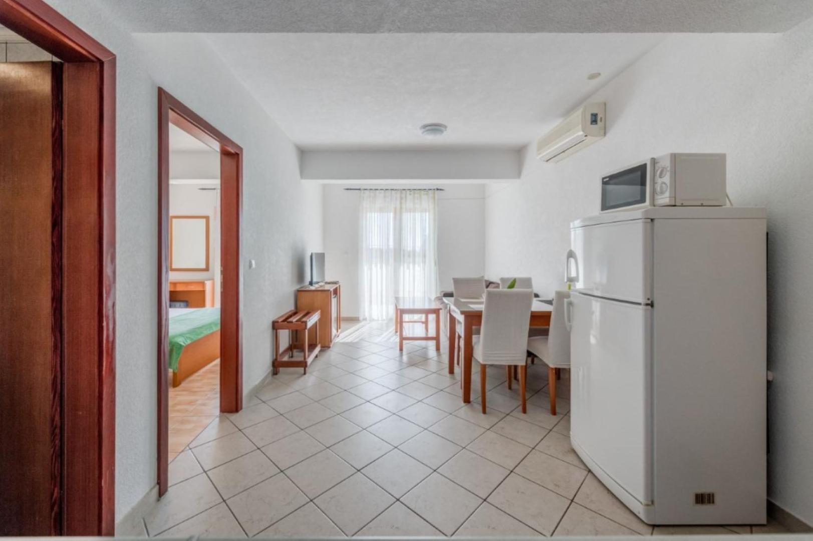 Ruza&Nikolina "1" Apartmani - Baška Voda Exterior foto