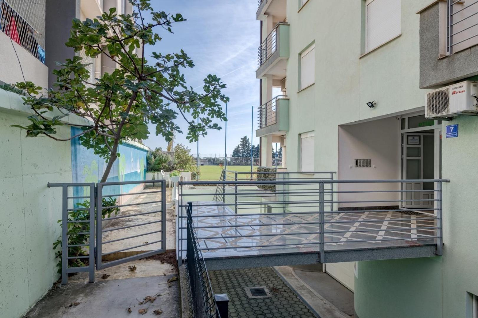 Ruza&Nikolina "1" Apartmani - Baška Voda Exterior foto