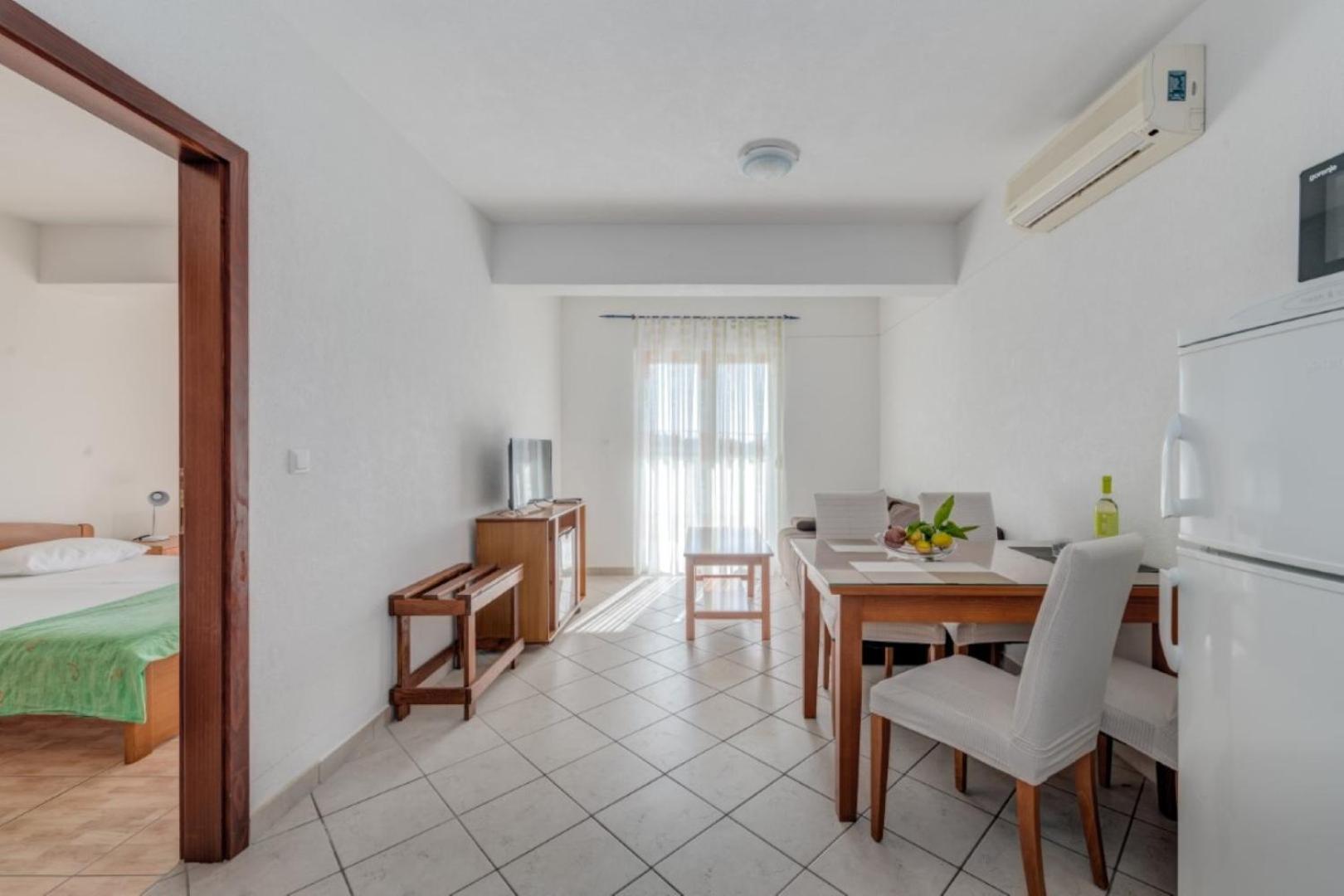 Ruza&Nikolina "1" Apartmani - Baška Voda Exterior foto